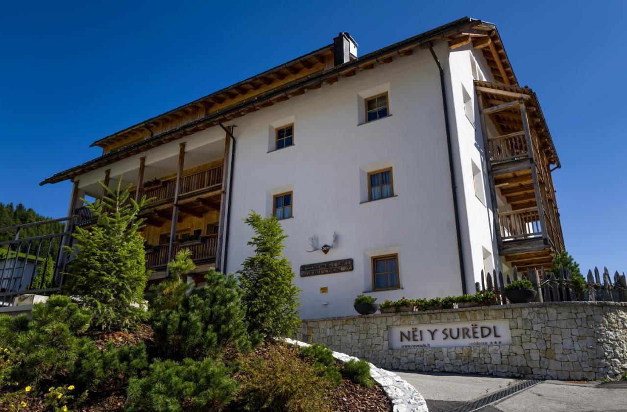 Nei Y Suredl Nevesole Aparthotel Corvara In Badia Exterior foto